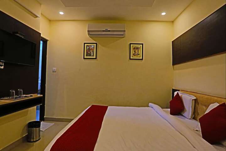 Room 6 of 37