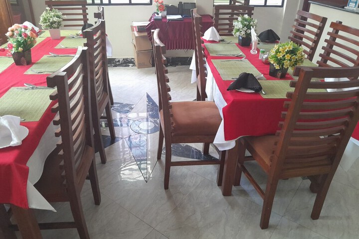 Dining 56 of 65