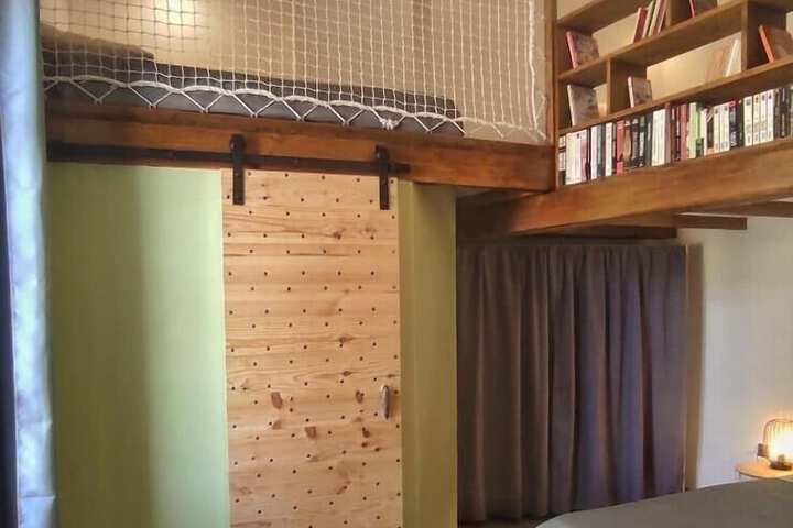 Room 9 of 14