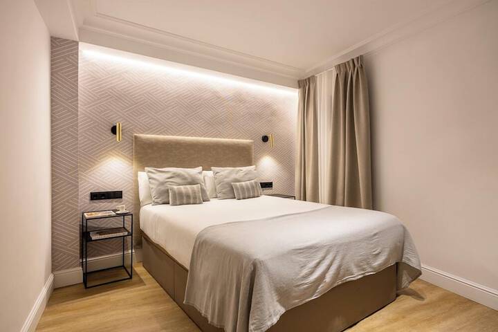 Room 3 of 21