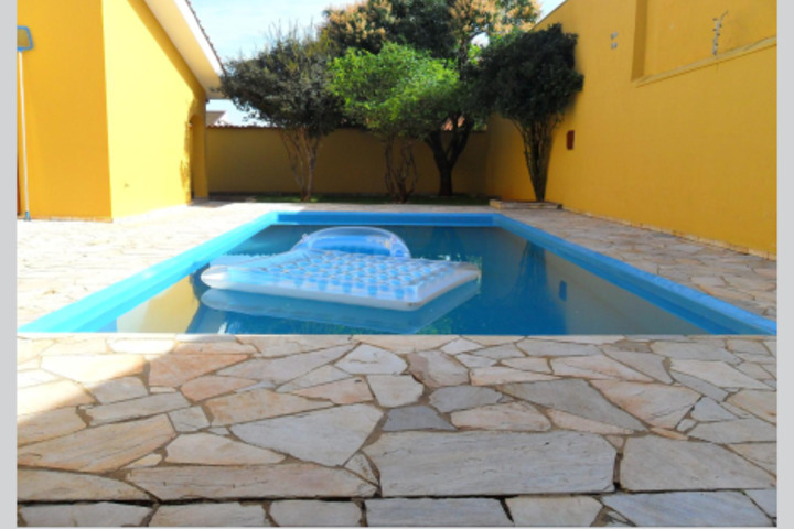 Pool 4 of 5