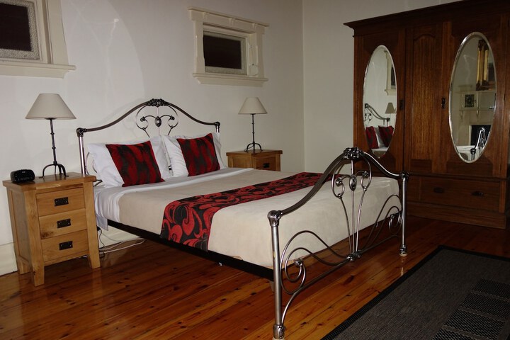 Room 4 of 34