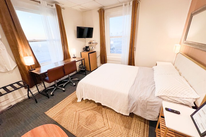 Room 29 of 85