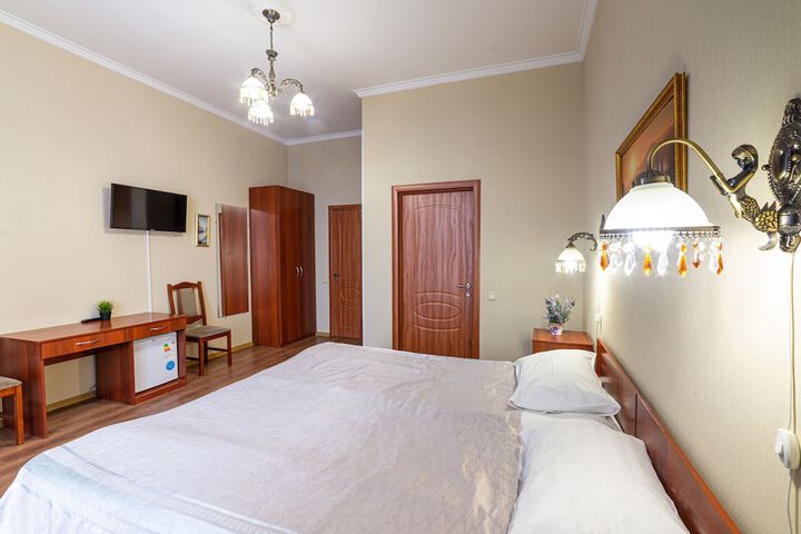 Room 65 of 176