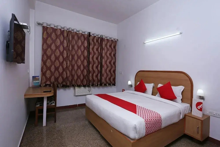 Room 3 of 18