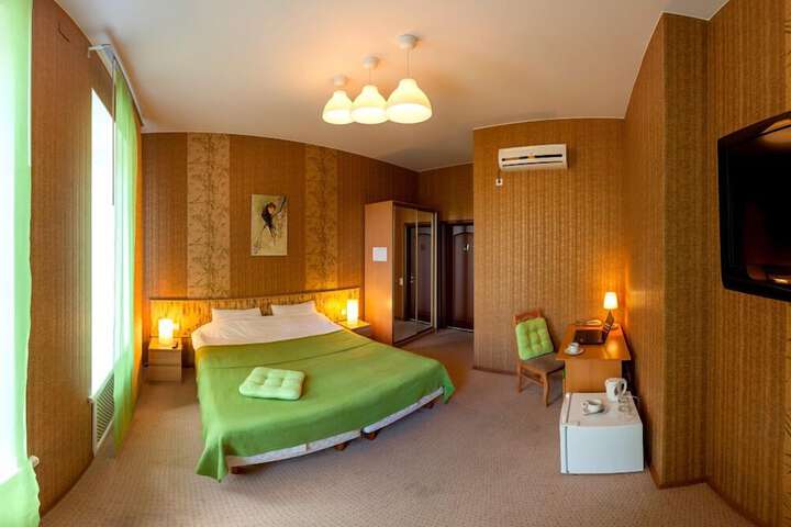 Room 17 of 46