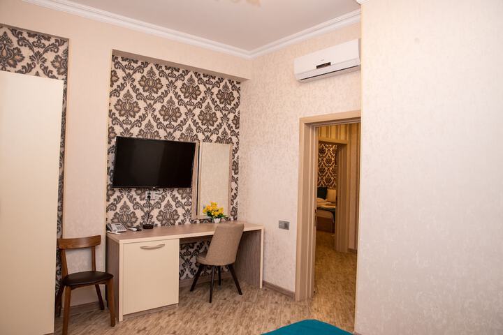 Room 17 of 36
