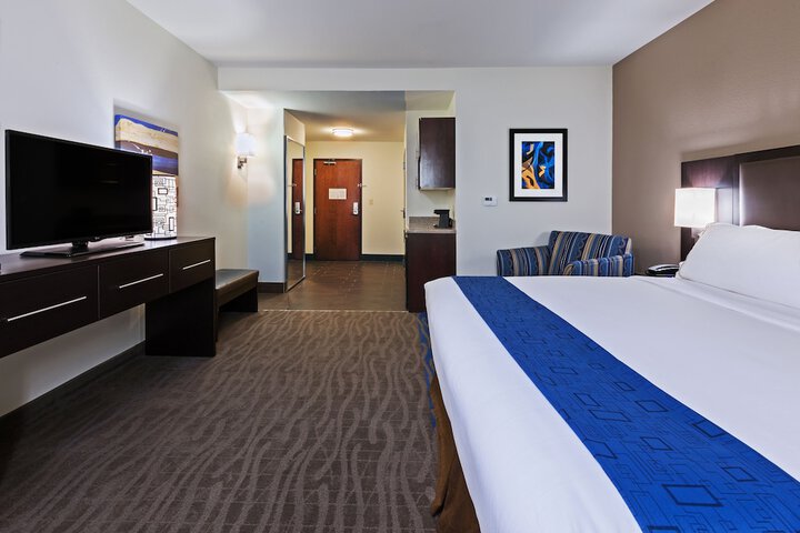 1 King Bed Accessible (6 of 12)