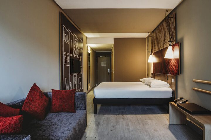 Room 12 of 79