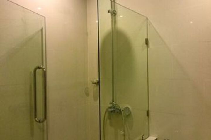 Room 5 of 15