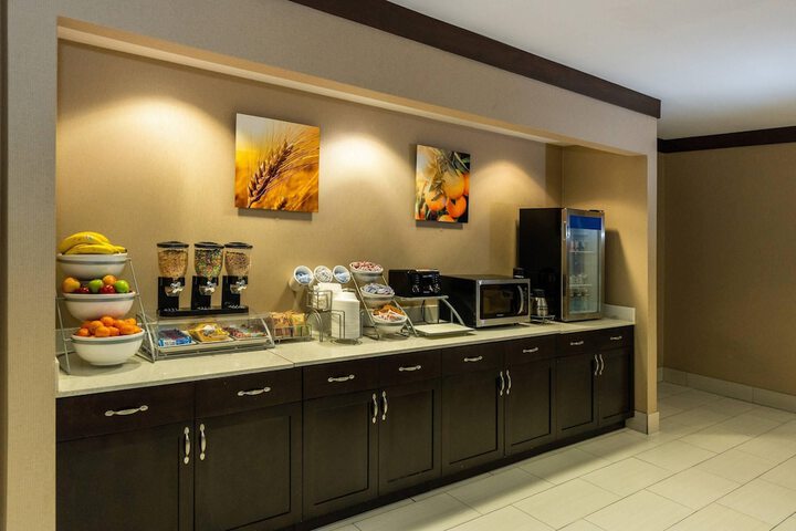 Breakfast area