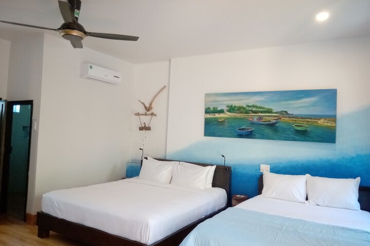 Room 4 of 178