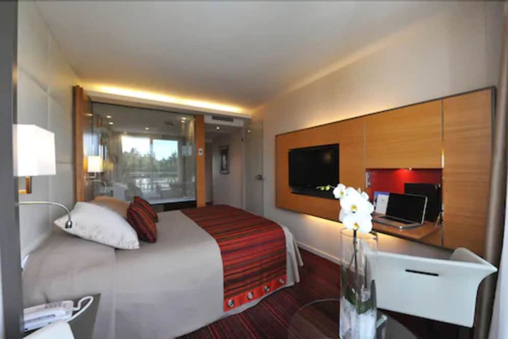 Room 3 of 39