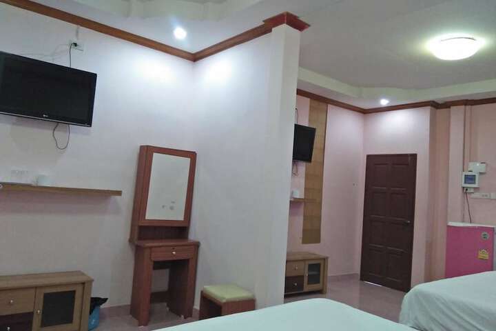 Room 10 of 21