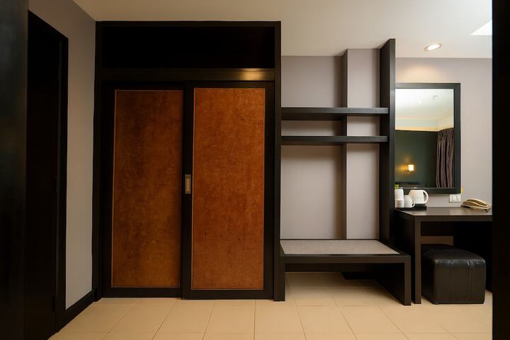 Room 17 of 49