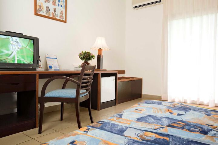 Room 9 of 32