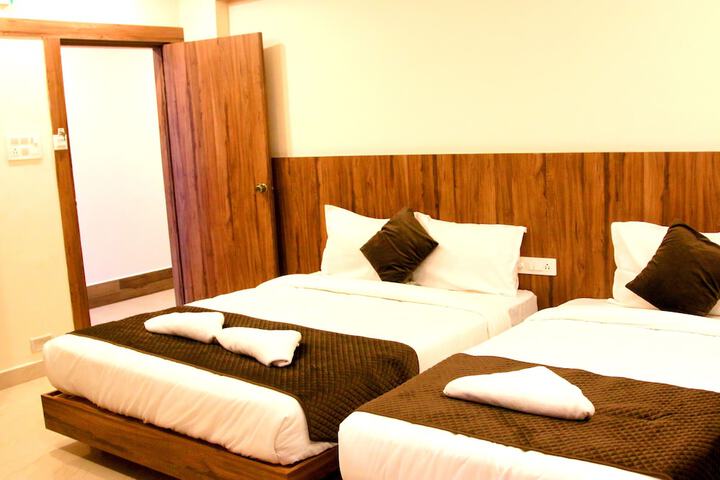 Room 7 of 10
