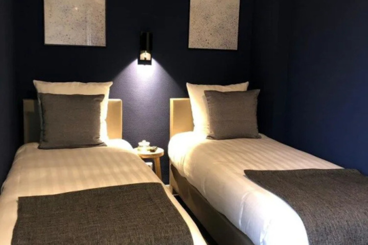 Room 10 of 20