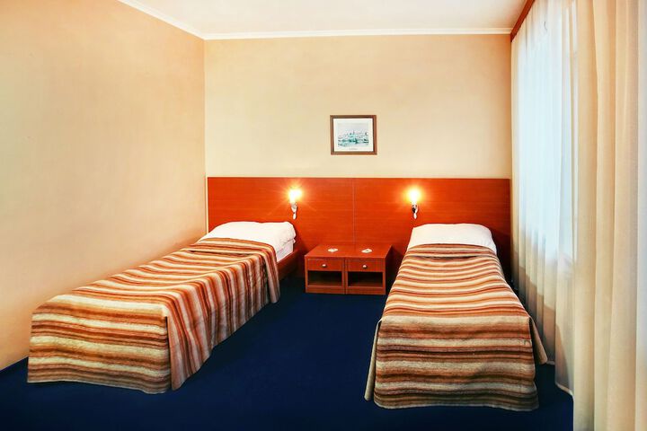 Room 5 of 63