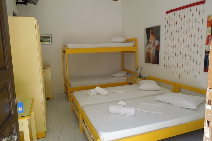Room 4 of 31