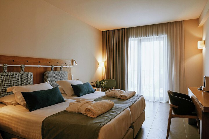 Room 40 of 136