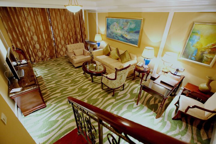 Room 28 of 147