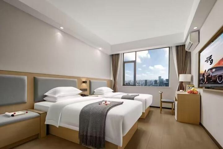 Room 17 of 27