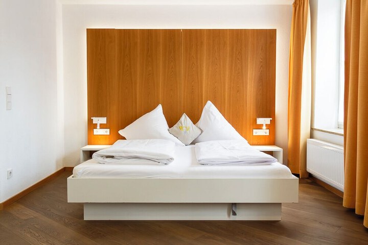 Room 14 of 32