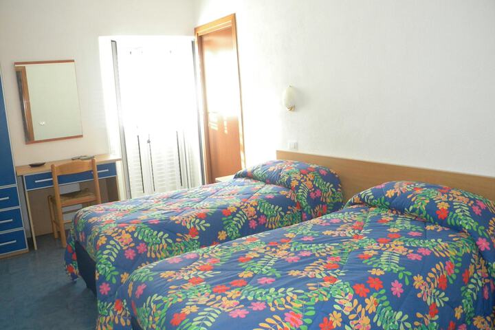 Room 7 of 20