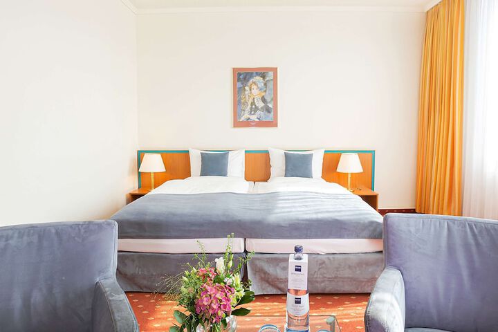 Room 5 of 44