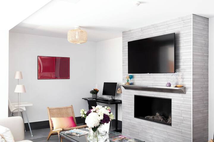 Lounge 54 of 67