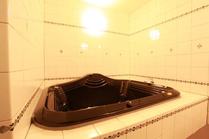 Hot Tub 24 of 35