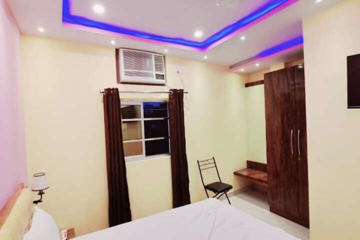 Goroomgo Ananya Inn Varanasi