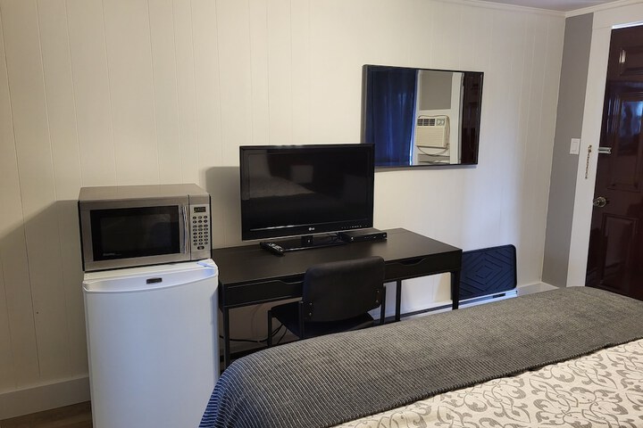 Room 10 of 33