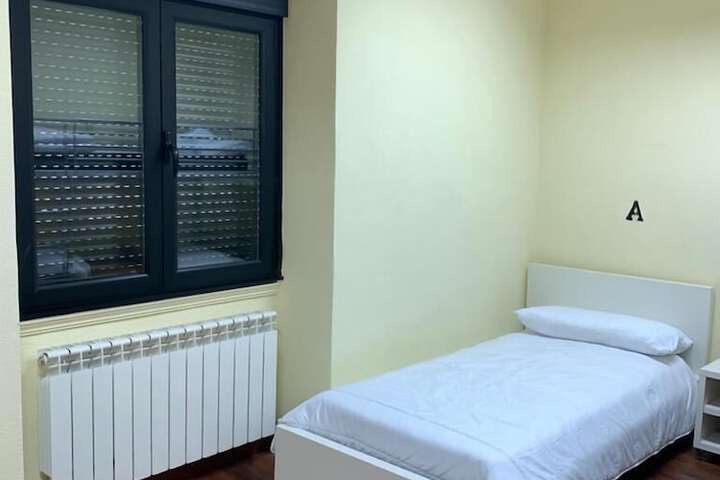 Room 12 of 37