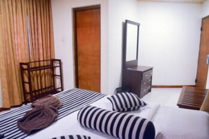 Room 11 of 22