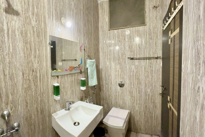 Room 21 of 43