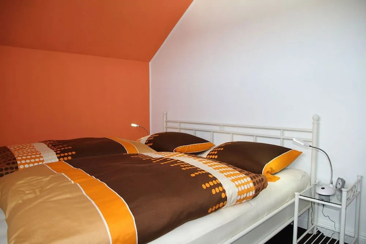 Room 3 of 12