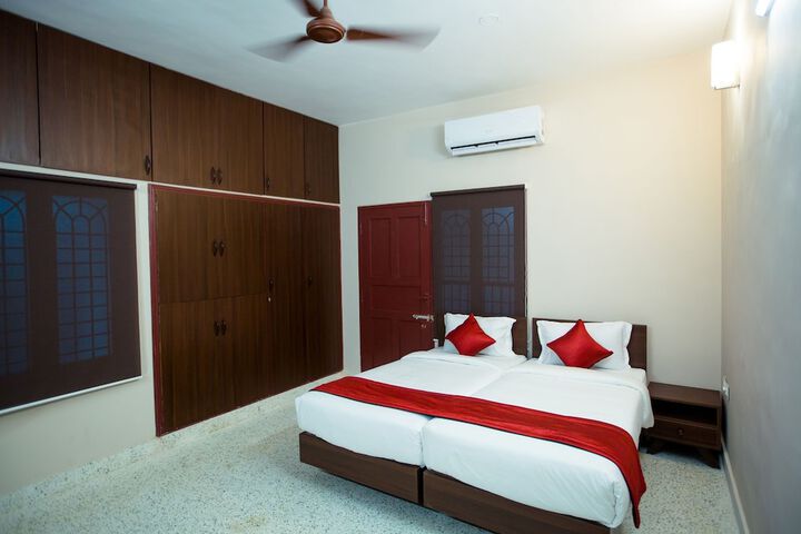 Room 12 of 19