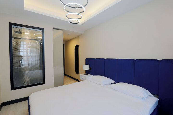 Room 27 of 67