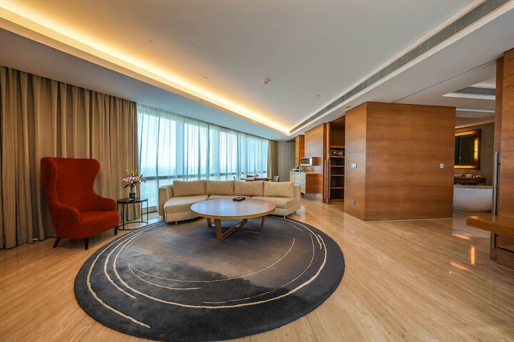 Room 8 of 65