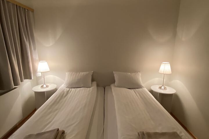Room 4 of 74