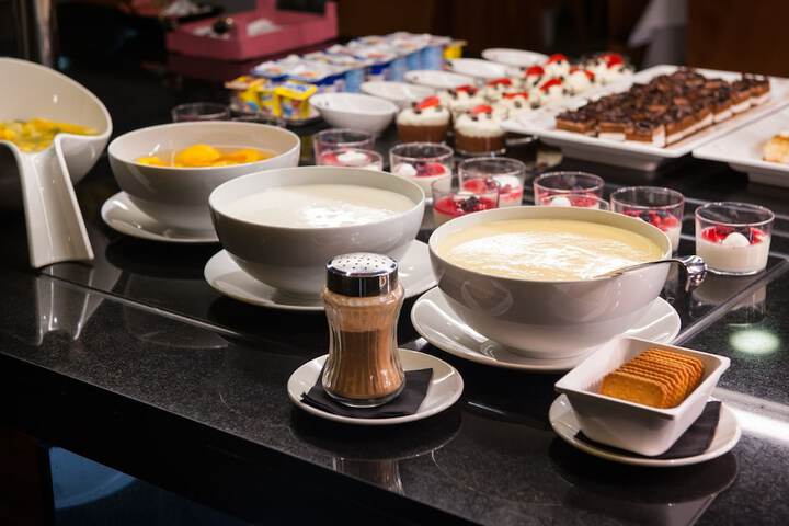 Breakfast/Coffee Service 66 of 113