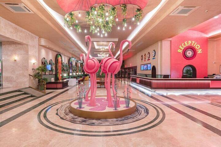 Entrance & Lobby