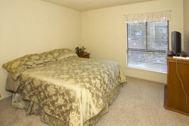 Room 4 of 13