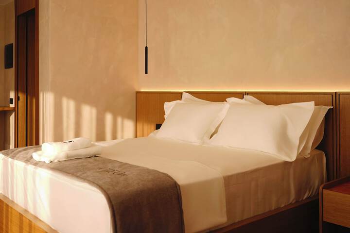 Room 8 of 37