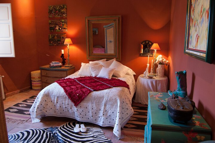 Room 5 of 18