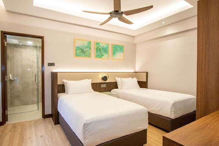 Room 8 of 22