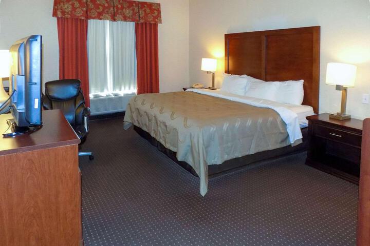 1 King Bed (9 of 9)