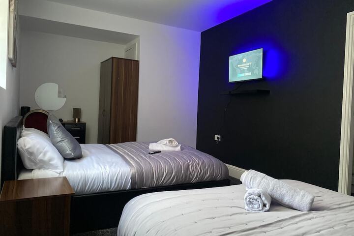 Room 7 of 14